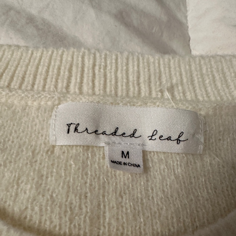 Threaded Leaf Golden Retriever Fuzzy Women's Cream Sweater - NWT - Size M - Picture 8 of 12